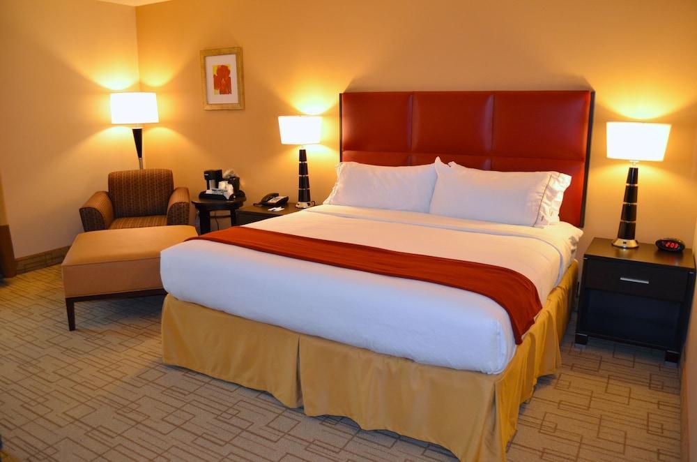 Holiday Inn Express & Suites - Smithfield/Selma By Ihg Екстер'єр фото